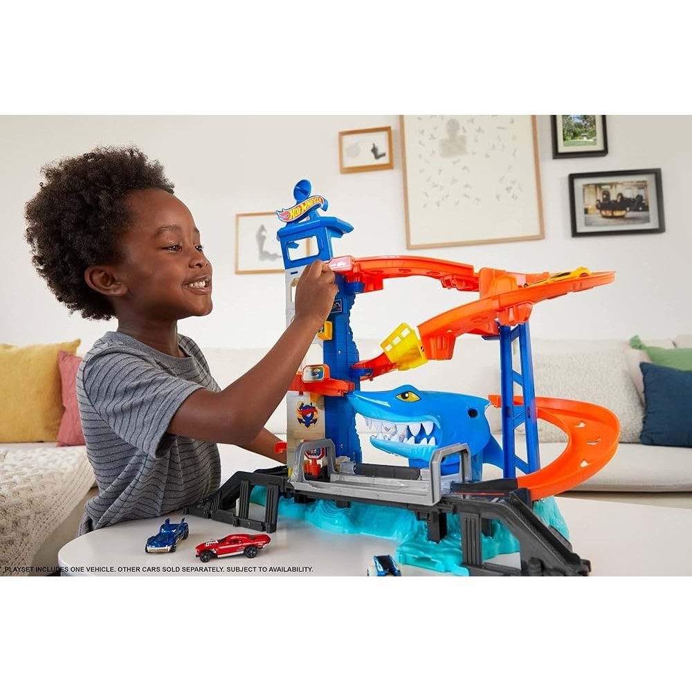 HDP06 Hot Wheels Köpek Balığından Kaçış Oyun Seti