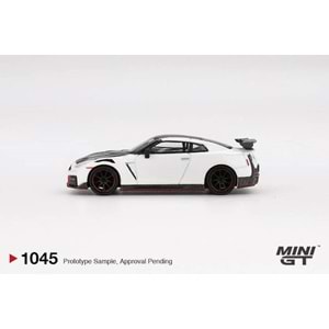 EKN Mini GT 1/64 Nissan GT-R Nismo 2024 Brilliant White Pearl
